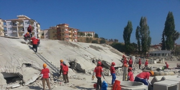 Akut, Eğitim İçin Eski İtfaiye Binasını Yıktı