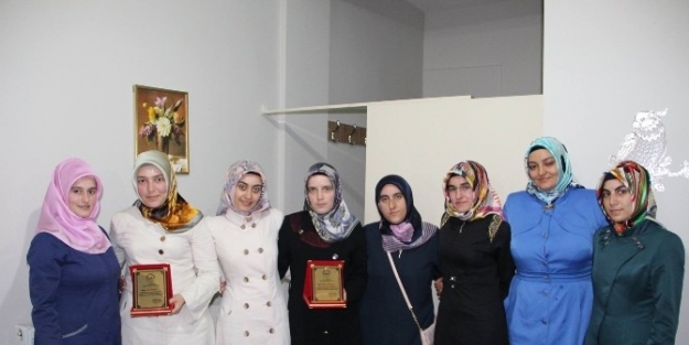 Ayşe Ana Yatılı Kız Kur’an Kursu Hoca Hanımlarına Veda Yemeği