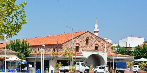 Şehzadeler Belediyesi Tarihi Bedestene Sahip Çikti