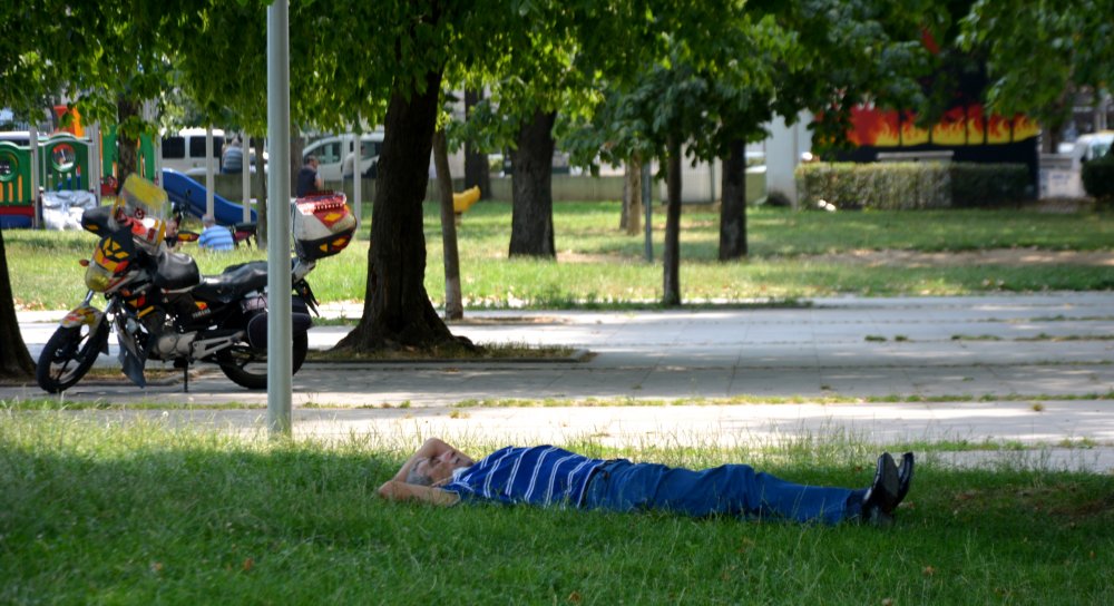 Termometreler 42 dereceyi gösterdi, Bursalılar gölgeye kaçtı