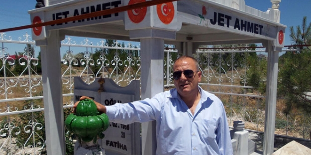 Boş mezardan medet umuyorlar