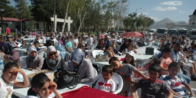 Yaz Okulunda Eğitim Alan Bin 609 Sporcunun Sertifika Heyecanı