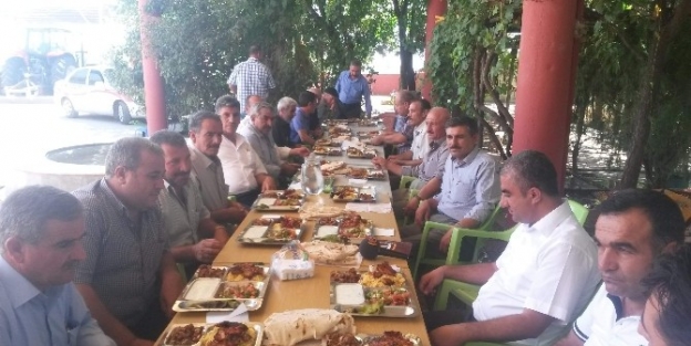 Besni Köy Muhtarları Yemekte Buluştu