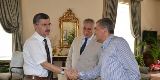 Salihli Ticaret Ve Sanayi Odası Vali Bektaş’ı Ziyaret Etti