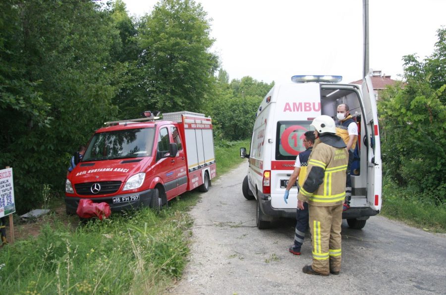 Bursa'da dereye uçan otomobilde can pazarı! Cumhuriyet Savcısı ve ailesi...