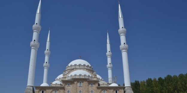 Kula’da Şah Süleyman Camii İnşaati Devam Ediyor