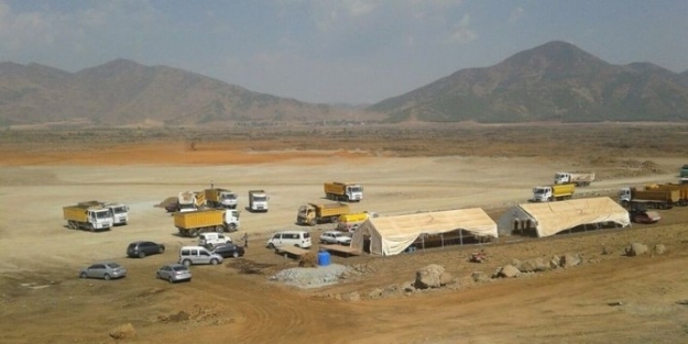 Büyükşehir, Yeni Çadirkent İnşasinda Çalişmalarini Hızlandırdı