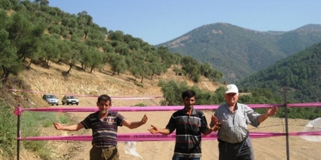 Kamulaştırma Bedelini Alamayınca Arazisinden Geçen Yolu Kapattı