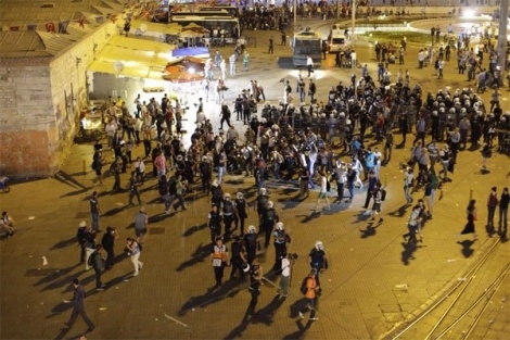 Taksim'de Cumhurbaşkanı protestosu!