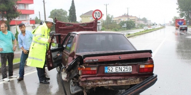 Yağmur Kazaya Yol Açtı: 1 Yaralı