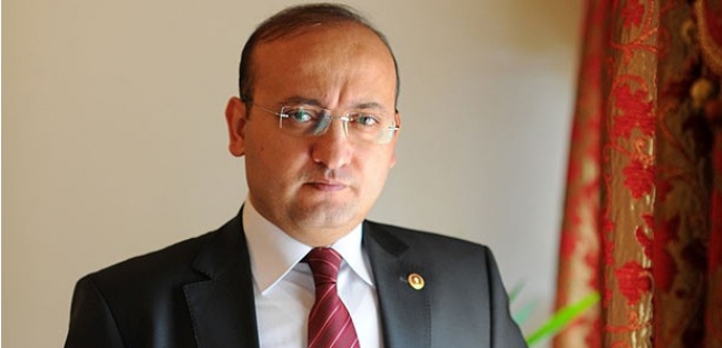 Yalçın Akdoğan kimdir?