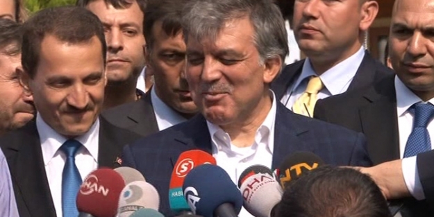 Abdullah Gül, Necip Fazıl'ın mezarını ziyaret etti!