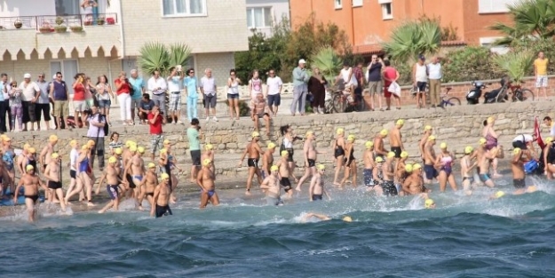 Çanakkale Boğazı’nda Yüzme Yarışmasına Fırtına Engeli