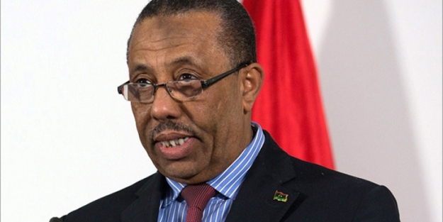 Geçici hükümet istifa etti