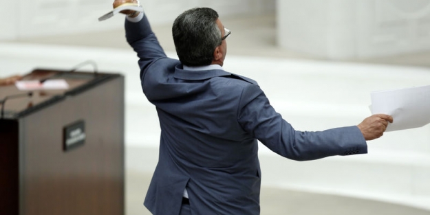Tüzük fırlatan vekil yine olsa yine yaparım dedi