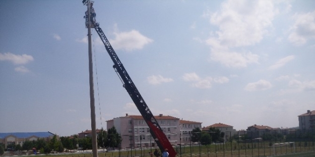 Muratlı Atatürk Stadyumu’na Işiklandirma Yapıldı