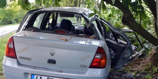 Kocaeli’de Trafik Kazası: 2 Yaralı