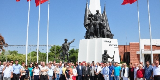 Chp’li Vekilden Çifte Kutlama
