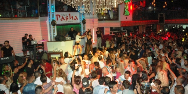 Hande Yener Bodrum'da coşturdu!