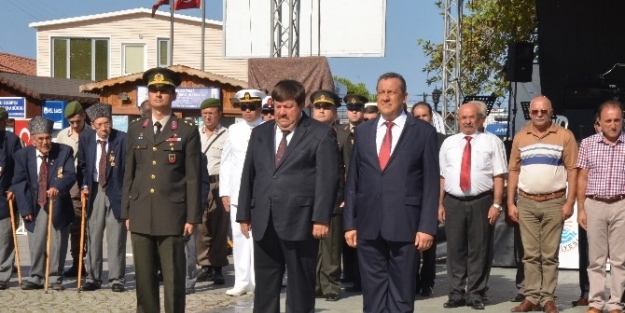 Dikili’de İstiklalin Ve Hürriyetin Coşkusu Yaşandı