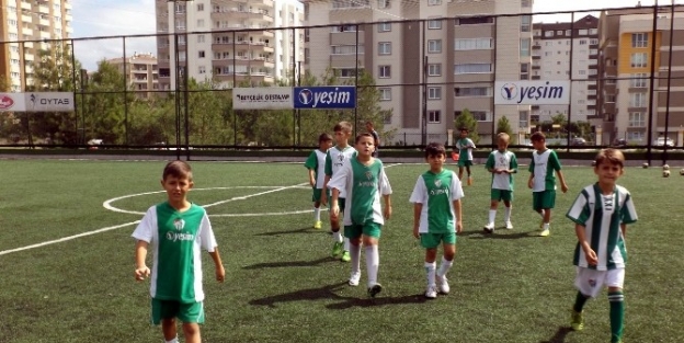 Geleceğin Yıldızları Burada Yetişiyor