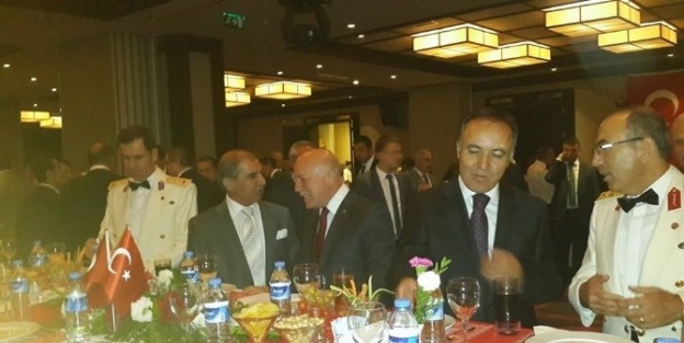 Erzurum’da Zafer Bayramı Resepsiyonu