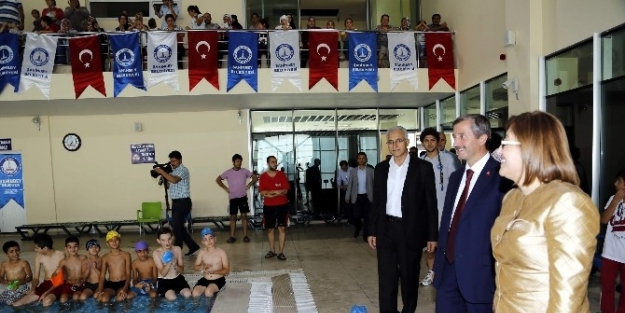 Şahinbey Belediyesi Yaz Okullarından Yüzme Yarışması