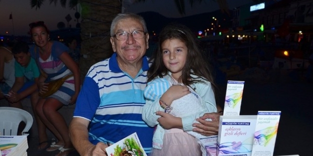 Hüseyin Yurttaş, Foça’da Edebiyatseverlerle Buluştu