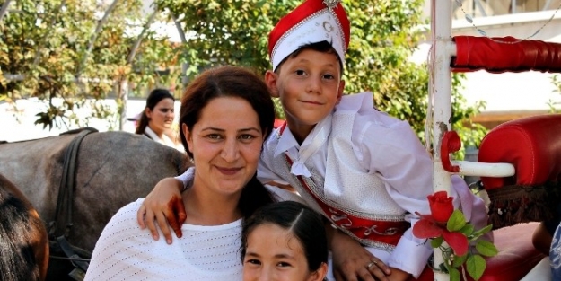 Selçuk’ta, 12. Geleneksel Sünnet Şöleni