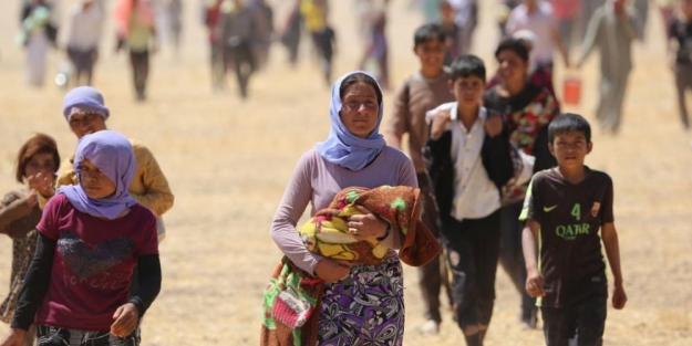 Esir kızları bin dolara satıyorlar