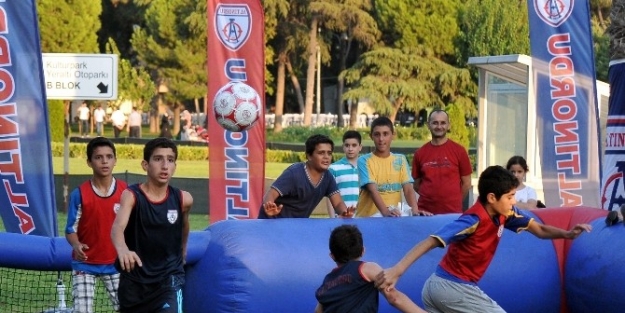 Altınordu Çocuk Tiyatrosu İlk Gösterisine Çikti