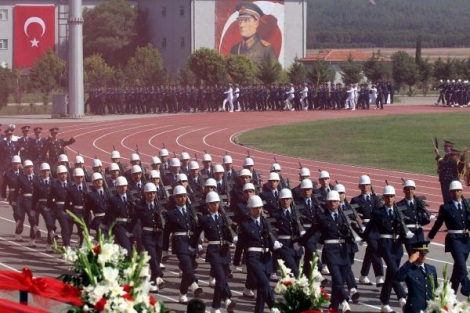 Astsubayların mezuniyet heyecanı