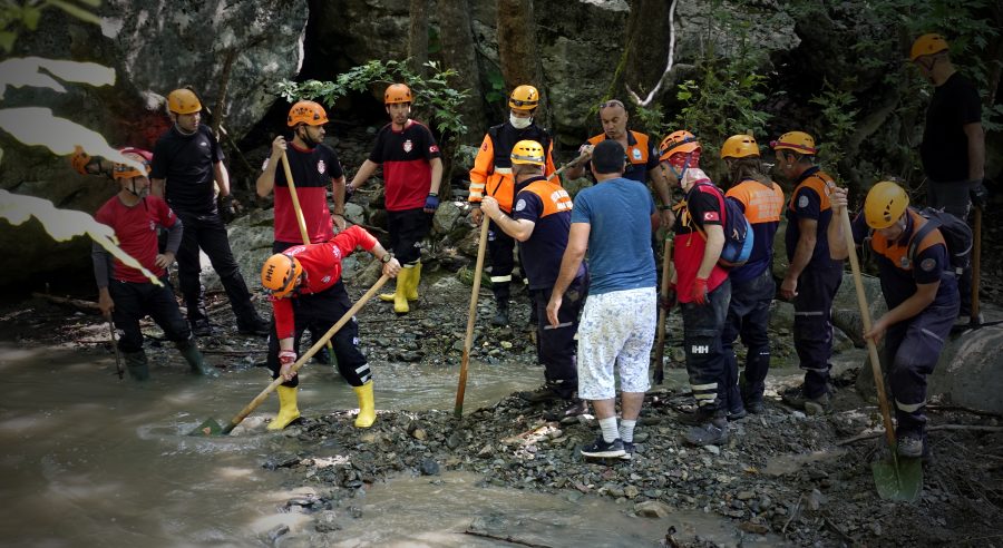 Bursa'da 183 kişi Derya'yı arıyor!