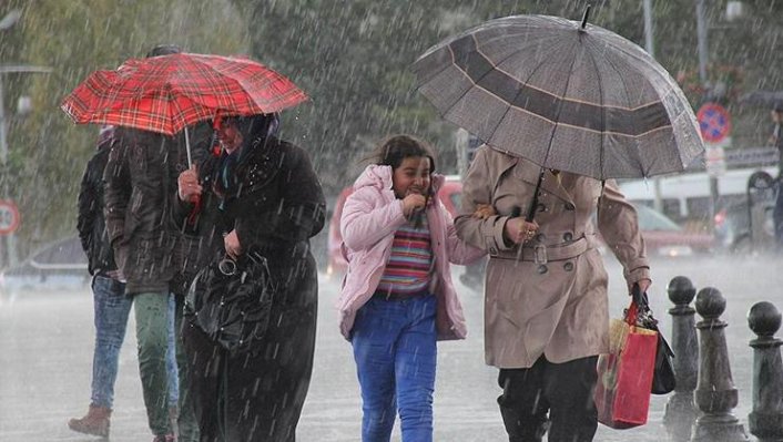 Meteoroloji 7 il için sağanak ve hortum uyarısı yaptı