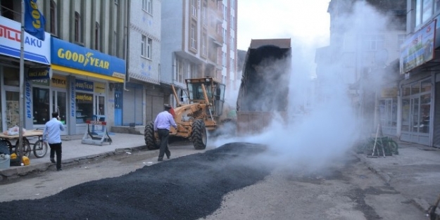 Kars Belediyesi’nin Asfalt Çalişmasi Devam Ediyor