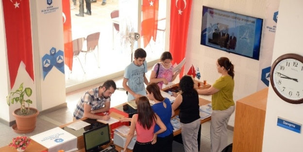 Adana Btü’de Kayıt Heyecanı Başladı
