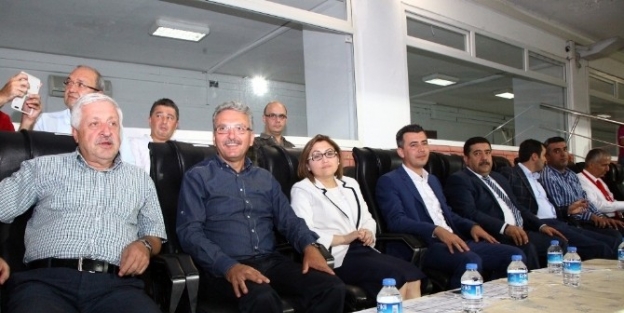 Fatma Şahin’den Belediyespor’a Moral Desteği