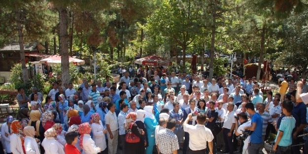 Başkan Adayı Akgün, Sağlık Çalişanlari İle Bir Araya Geldi