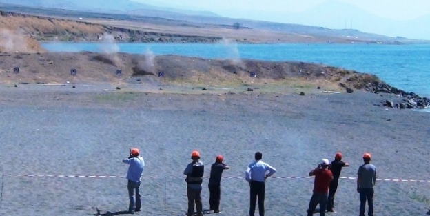 Erciş’te Avcılar, Atıcılık Yarışmasında Boy Gösterdi