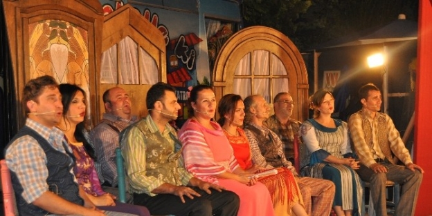 Şehir Tiyatrosu’ndan Kahkaha Tufanı
