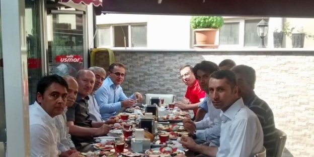 Vali Kadir Koçdemir Orhanelililer İle Sabah Kahvaltısında Buluştu