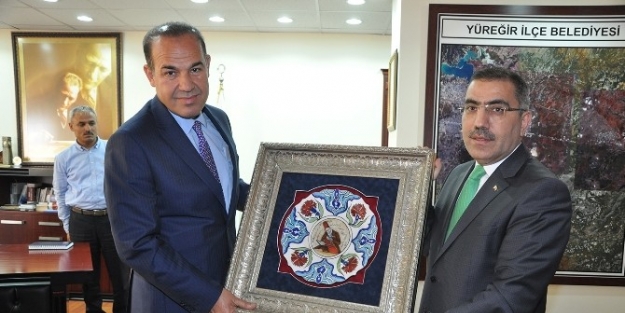 Sözlü Çelikcan’i Ziyaret Etti