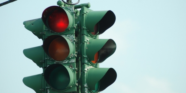 Kırmızı ışıkta geçen yayalara ceza yağdı!