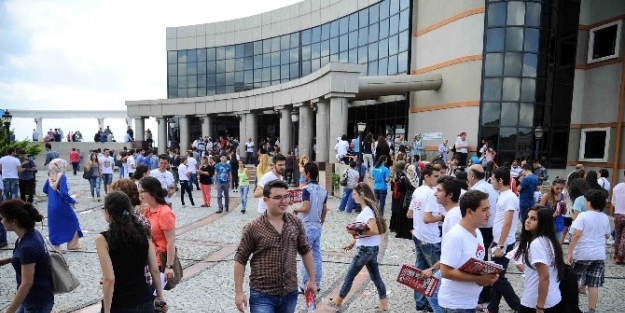 Kocaeli Üniversitesi’nde Kayıt Heyecanı