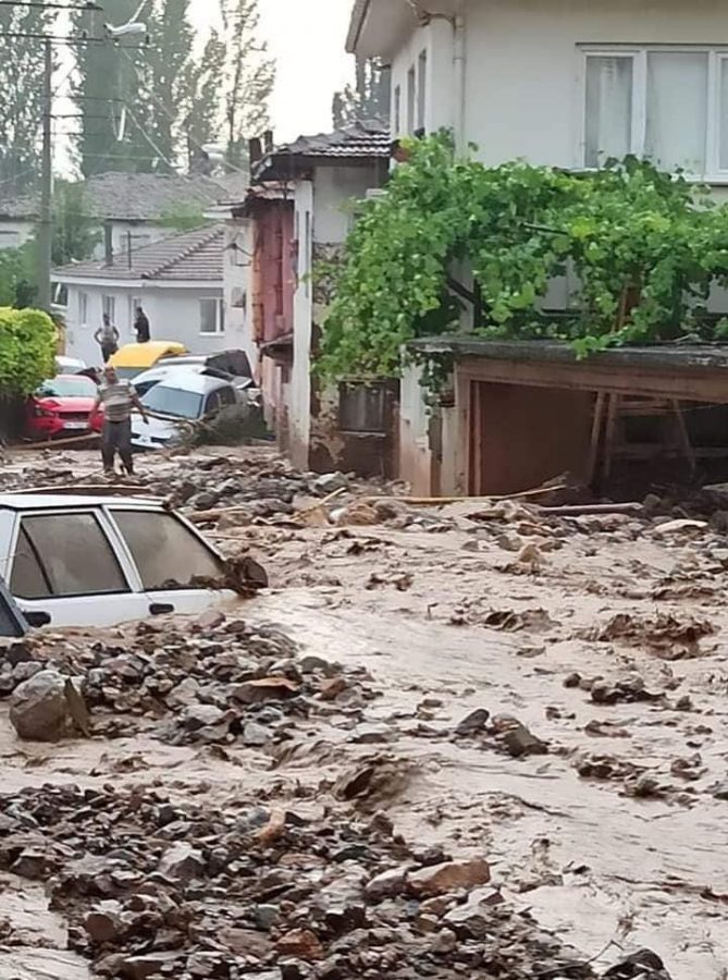 Bursa'da sel dehşeti! Ölü sayısı 2'ye yükseldi