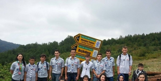 Kağıtsporlu İzciler, Dedelerinin İzinde
