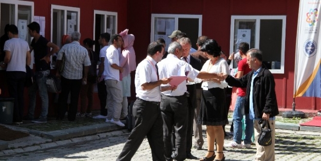 Arü’de “kayıt Heyecanı” Sürüyor