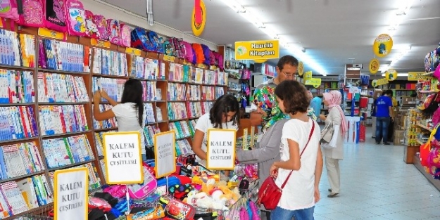 Manisa’da Kırtasiye Alışverişlerinde Yoğunluk