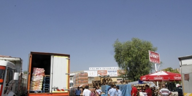 Konak Zabıtası’ndan Gıda Çarşisi’nda İşgale Geçit Yok