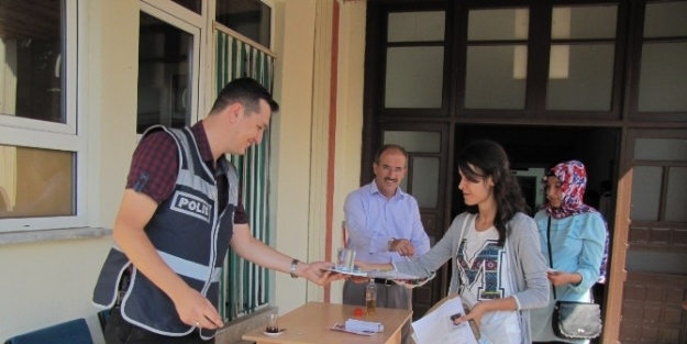Emniyetten ’ilk Adımda Dost Eli’ Projesi